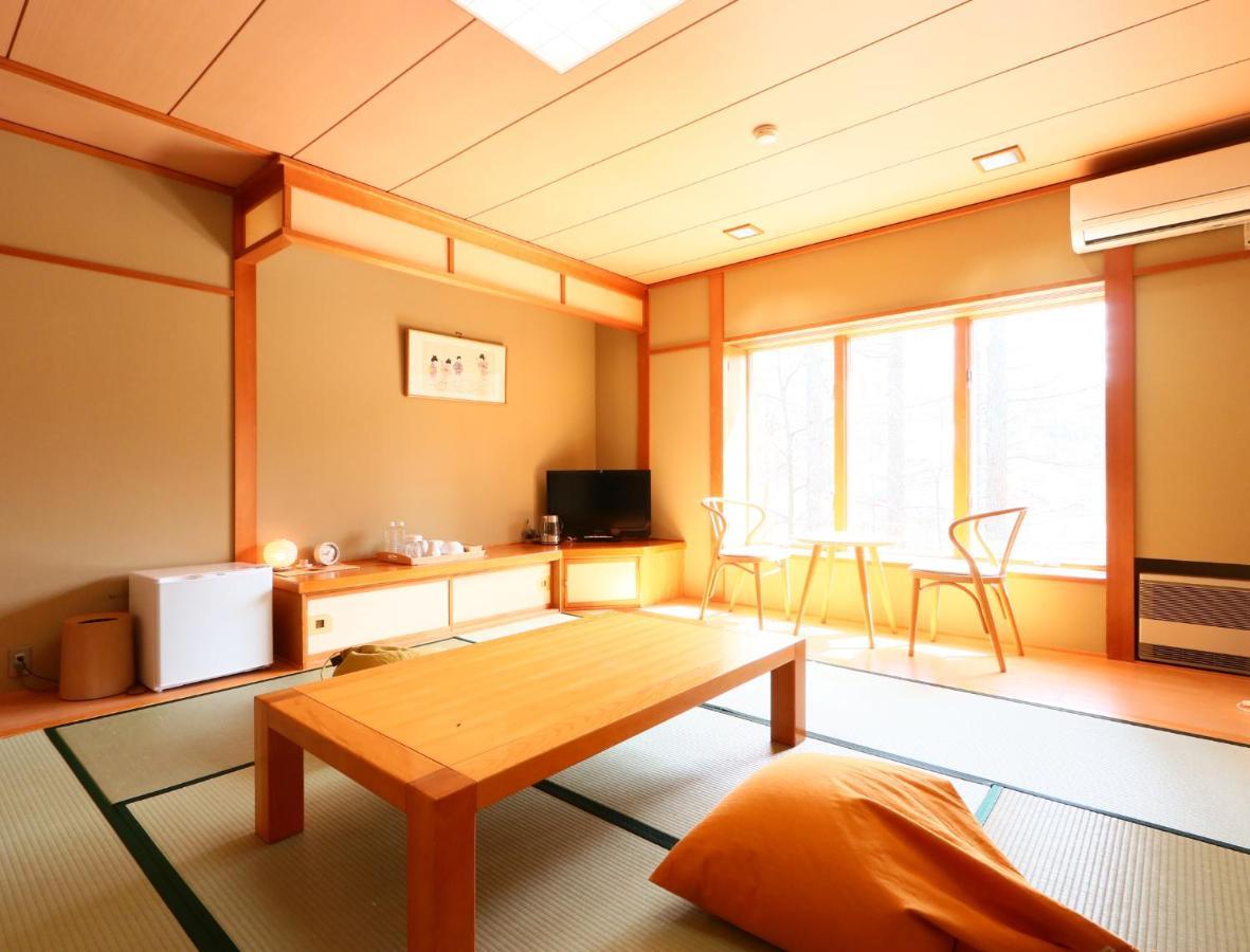 Bed and Breakfast Ryosha Tsukiakari Яманакако Экстерьер фото