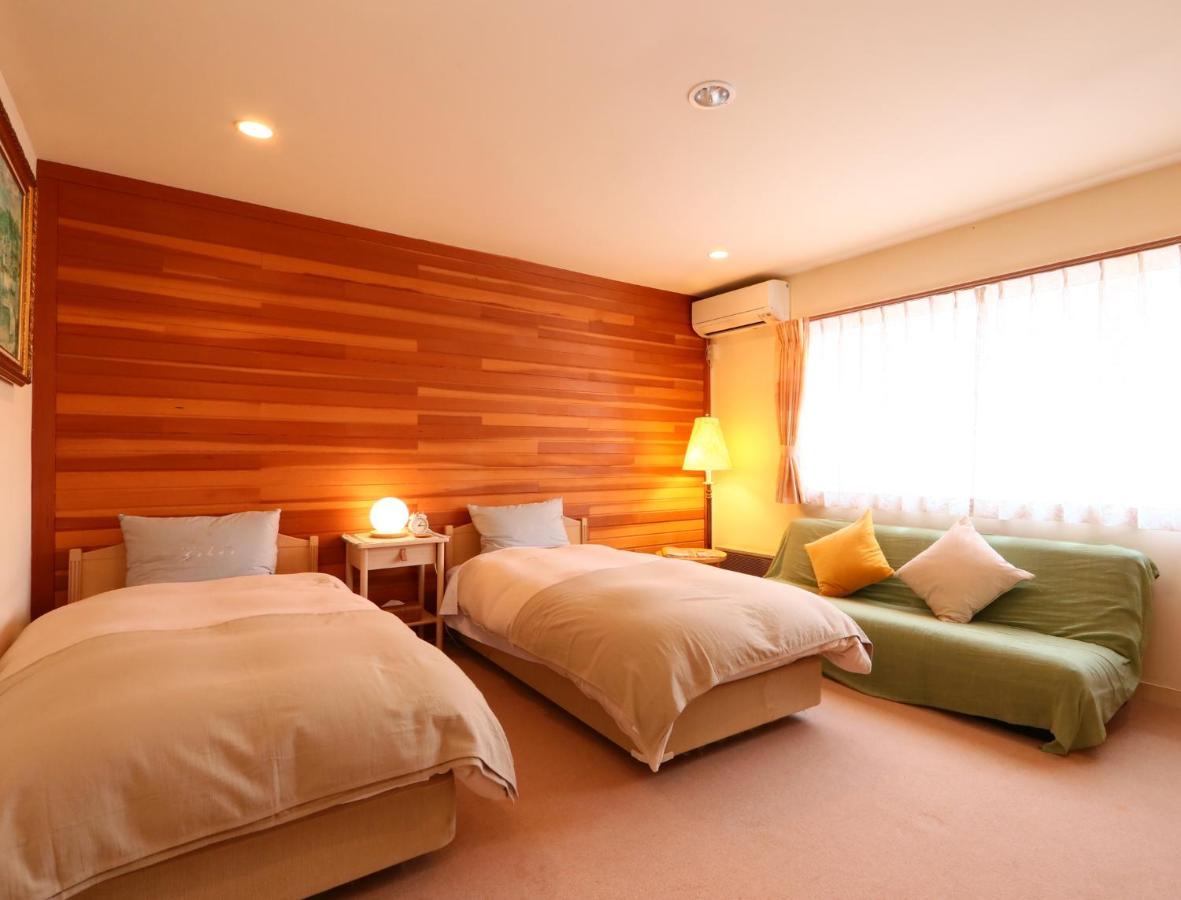 Bed and Breakfast Ryosha Tsukiakari Яманакако Экстерьер фото